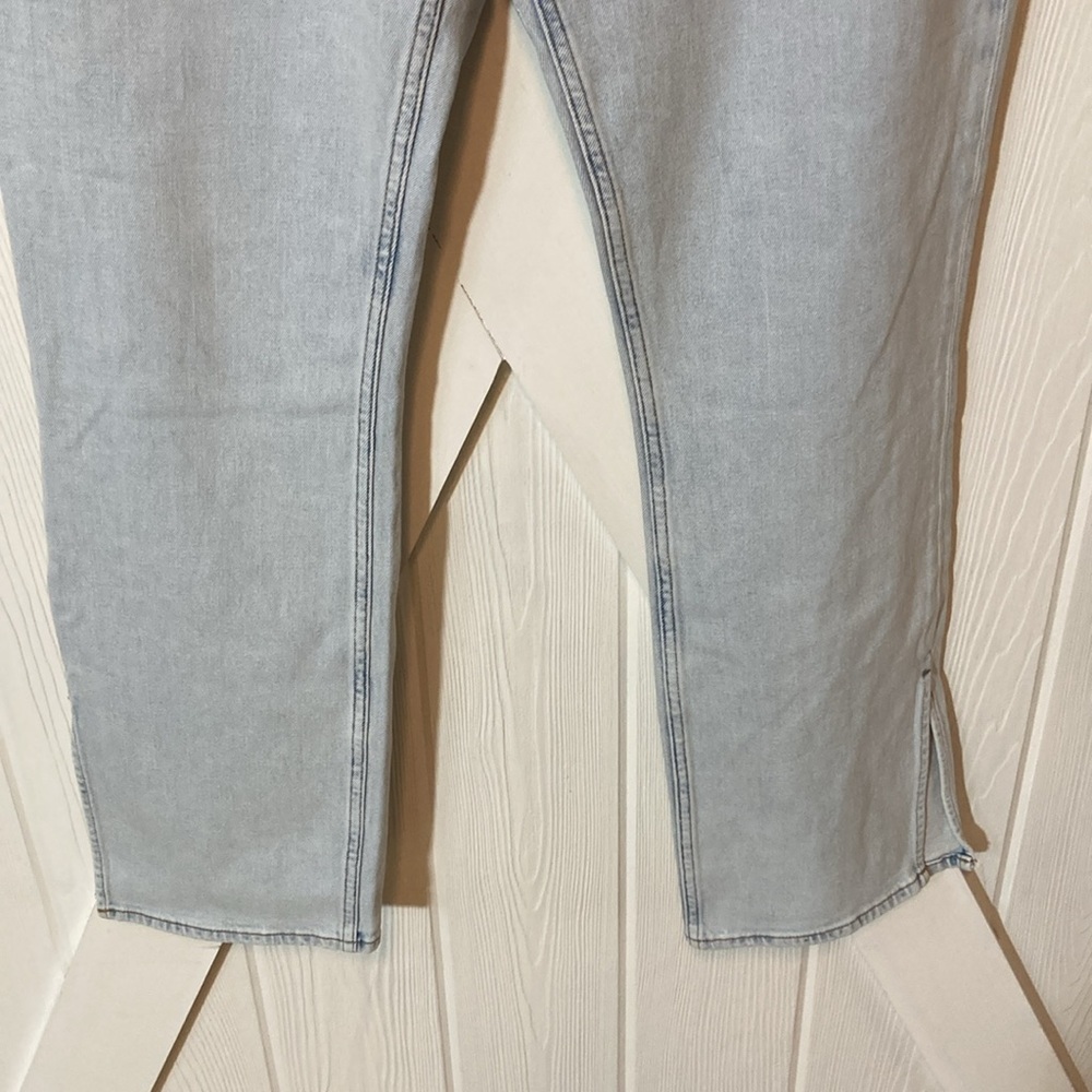 Abercrombie & Fitch - The Slim Straight Ultra High Rise - Picture 4 of 12